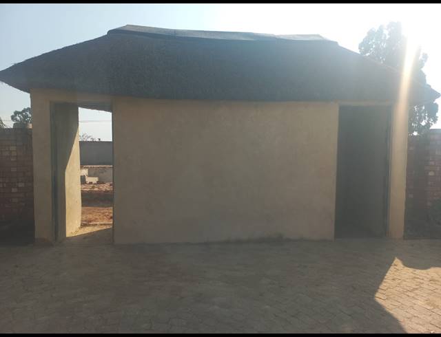 1,050M² GUESTHOUSE FOR SALE IN SPAARWATER AH